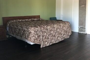 Oak Motel