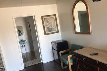 Oak Motel