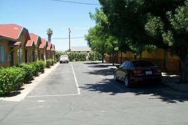 Oak Motel