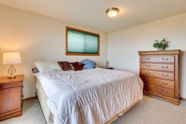 Сельский дом Oceanfront Port Angeles Home W/ Mountain View!