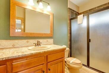 Private Pool & Hot Tub: Sunriver Retreat!