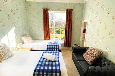 پانسیون Kirkhill Estate Rooms