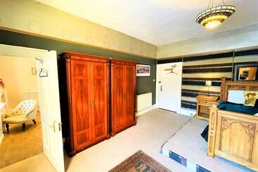 پانسیون Kirkhill Estate Rooms