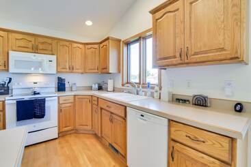 5 Mi To Dtwn: Pet Friendly  Wheatland Twin  Home!