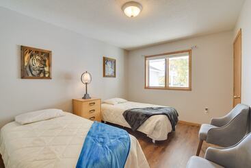5 Mi To Dtwn: Pet Friendly  Wheatland Twin  Home!