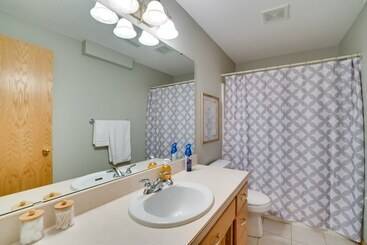 5 Mi To Dtwn: Pet Friendly  Wheatland Twin  Home!