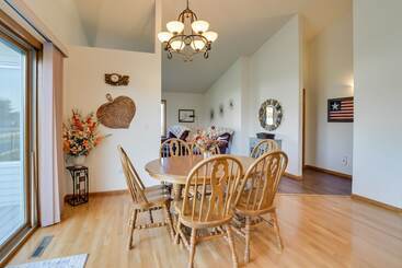 5 Mi To Dtwn: Pet Friendly  Wheatland Twin  Home!