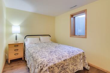 5 Mi To Dtwn: Pet Friendly  Wheatland Twin  Home!