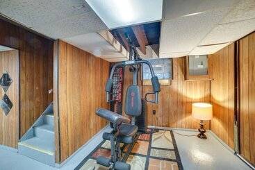 Pet Friendly Pittsburgh Home ~ 9 Mi To Downtown!