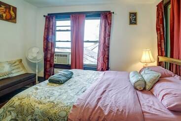 Pet Friendly Pittsburgh Home ~ 9 Mi To Downtown!