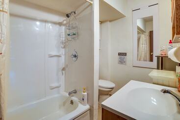 Pet Friendly Pittsburgh Home ~ 9 Mi To Downtown!