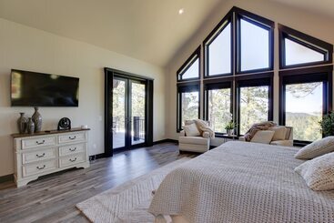 South Dakota Retreat W/ Hot Tub, Fire Pit & Grill!
