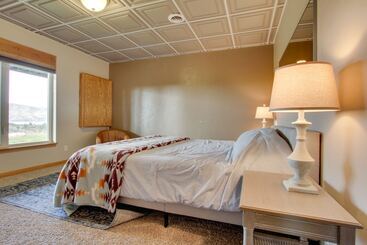 Spacious Canyon Ferry Lake House With Bar & Views!