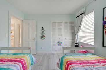 Stunning Marco Island Home W/ Covered Patio!