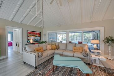 Stunning Marco Island Home W/ Covered Patio!