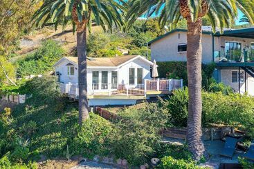 Stunning Ventura Cottage W/ Deck + Ocean View!