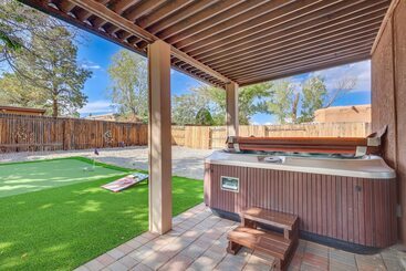 Albuquerque Home W/ Hot Tub + Putting Green!