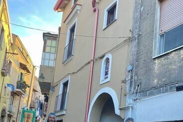 تختخواب و صبحانه Sant Egidio Del Monte Albino