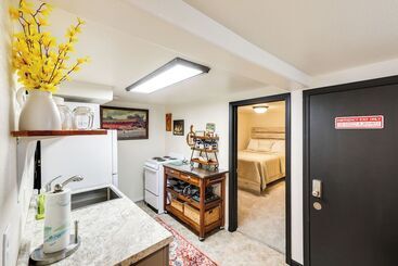 Centrally Located Apt Near Downtown Rapid City!