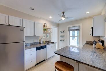 Charming Dayton Home: Walk To River + Downtown!