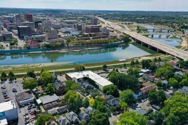 Charming Dayton Home: Walk To River + Downtown!