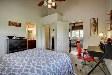 Charming Kailua Kona Apartment Near Hiking & Golf!