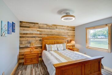 Сельский дом Charming Lake Chautauqua Home: Walk To Water!