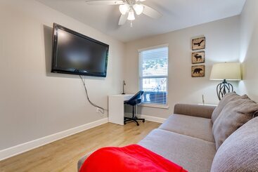 Charming Pensacola Home Rental: 2 Mi To Beach!