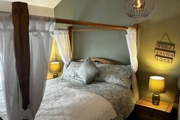 Historic 1601 Nettle Cottage Near Lake District