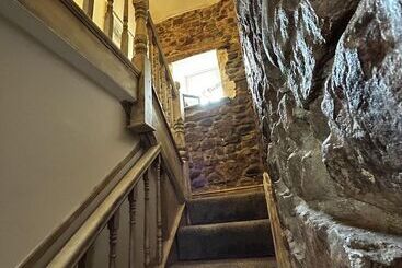 Historic 1601 Nettle Cottage Near Lake District