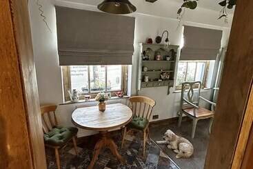 Historic 1601 Nettle Cottage Near Lake District