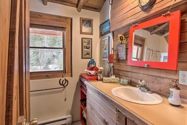 Creekside Clancy Cabin In Helena Natl Forest!