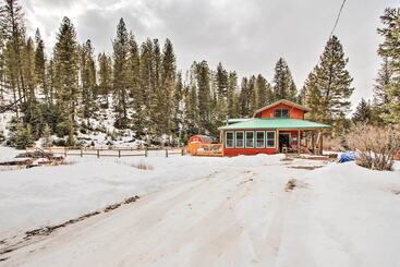 Creekside Clancy Cabin In Helena Natl Forest!