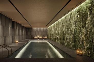 Dorothea Hotel, Budapest, Autograph Collection