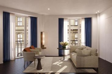 Dorothea Hotel, Budapest, Autograph Collection