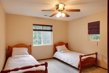 Downtown Coeur Dalene Home Rental: Walk To Beach!