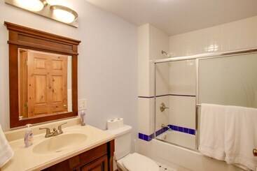 Downtown Coeur Dalene Home Rental: Walk To Beach!