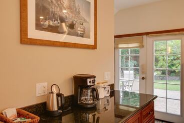 Downtown Coeur Dalene Home Rental: Walk To Beach!