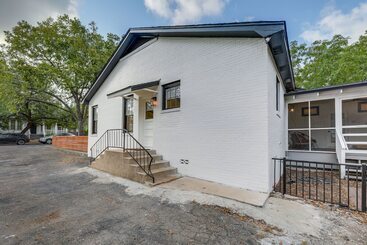 Family Friendly Austin House W/ Screened Porch!
