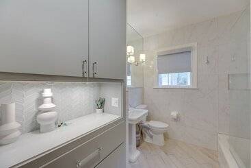 Family Friendly Austin House W/ Screened Porch!