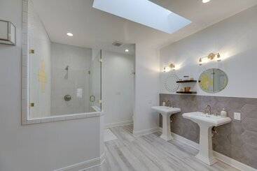 Family Friendly Austin House W/ Screened Porch!