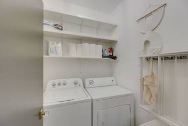 Family Friendly Austin House W/ Screened Porch!
