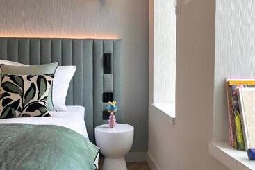 H4 Hotel Wyndham Paris Pleyel Resort