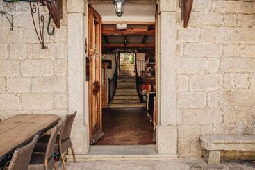 هتل Auberge U N Antru Versu