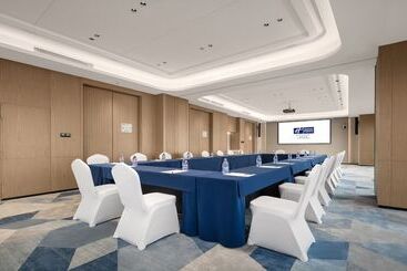 هتل Holiday Inn Express Guiyang Airport By Ihg