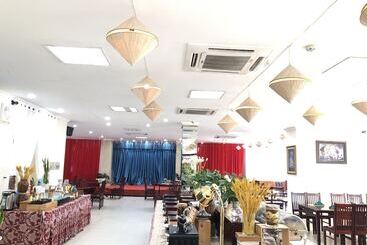 هتل Khach San Hung Vuong