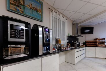 هتل Logis Hôtel Le Rochelois