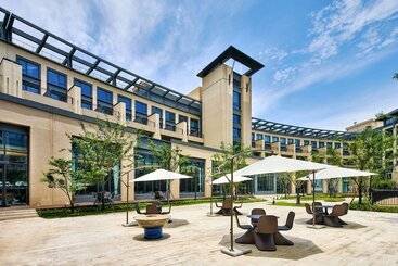 Q Box Hotel Shanghai Sanjiagang