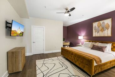 Charming 4br Condo Steps Away From French Quarter Delights!