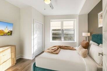 Charming 4br Condo Steps Away From French Quarter Delights!